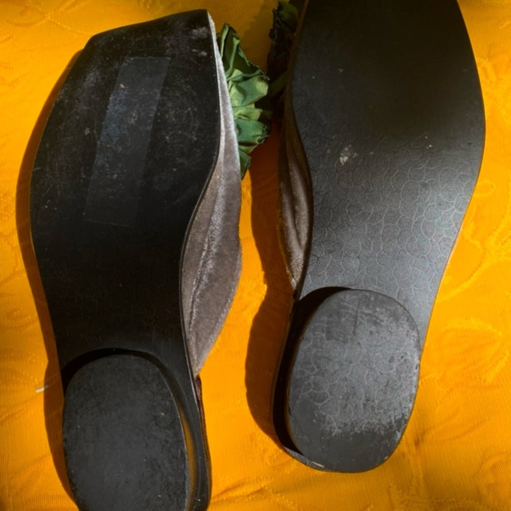 Shoes slides